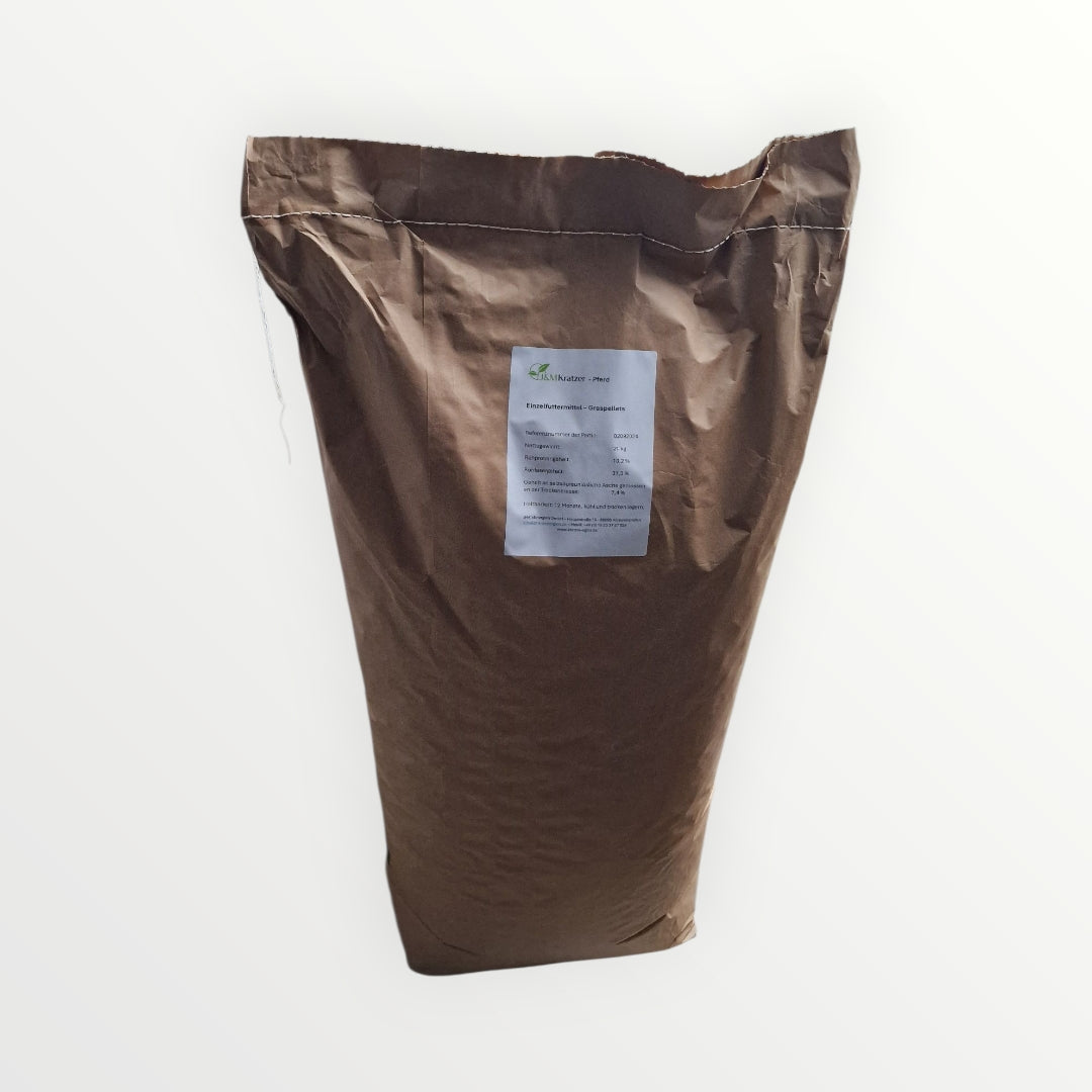 MyPellis Grascobs Sackware – natürliches Raufutter aus getrocknetem Gras im 20 kg Sack für Pferde und Huftiere