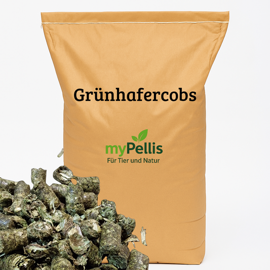 Brauner Futter­sack mit der Aufschrift ‚Grünhafercobs‘, zentral platziert, darunter das myPellis-Logo; seitlich am Sack ebenfalls der Schriftzug ‚Grünhafercobs