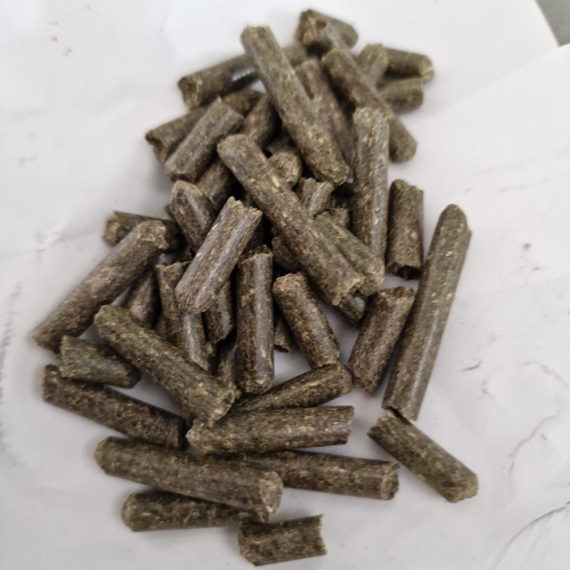 MyPellis Heupellets – natürliches Futter aus getrocknetem Wiesenheu für Kaninchen, Meerschweinchen und andere Nagetiere